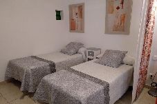 Estudio en Puerto del Carmen - Casa Zoe · ZOE; two beds, TV, equipped kitch